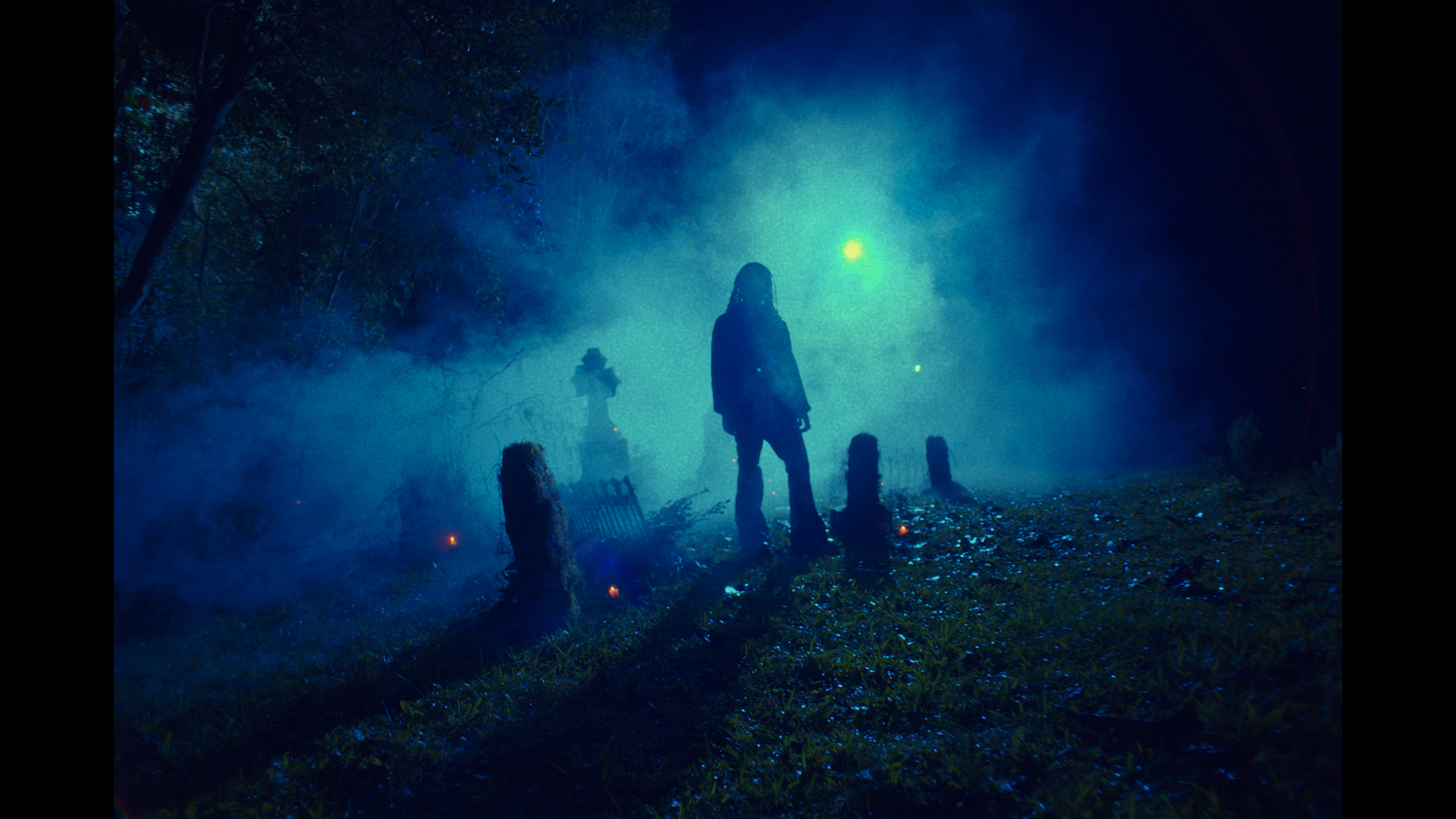 ‘Novo single Meu Cemitério antecipa clima de mistério no álbum Xtranho’