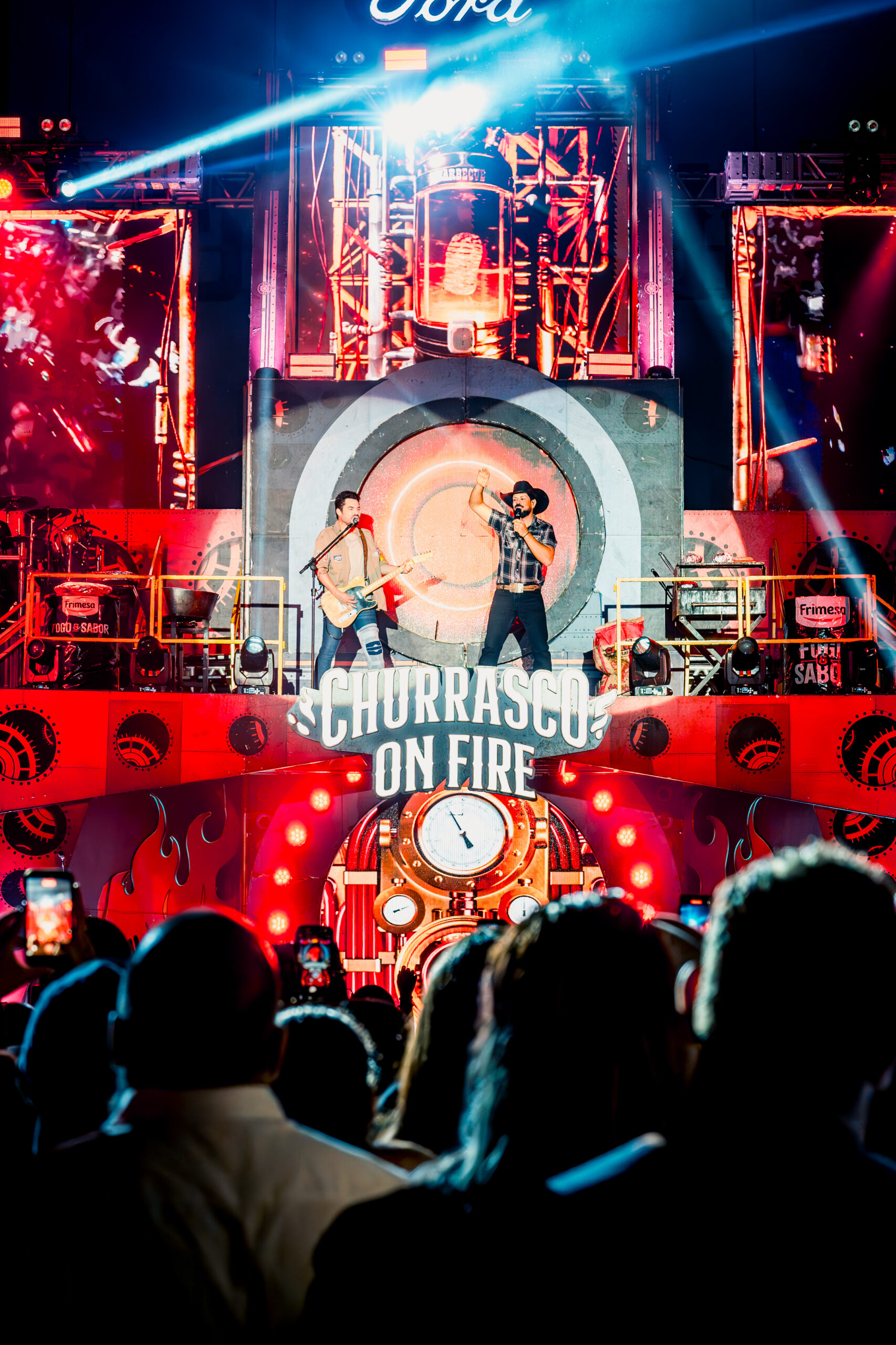 Fernando e Sorocaba estreiam nova temporada do maior evento gastronômico e musical do país