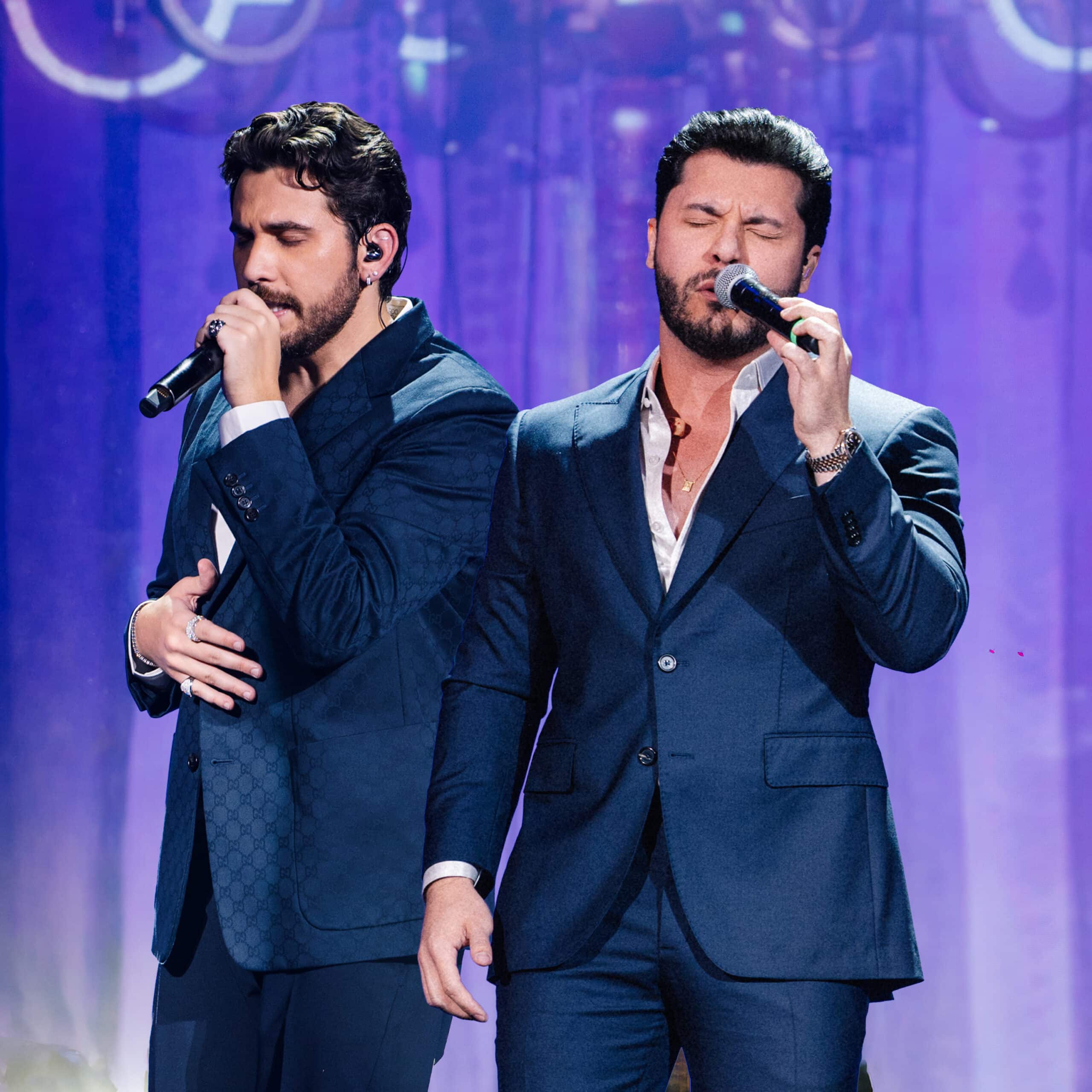 Gustavo Mioto e Murilo Huff unem vozes em “Novo Sozinho”, nova aposta romântica gravada na turnê Inconfundível