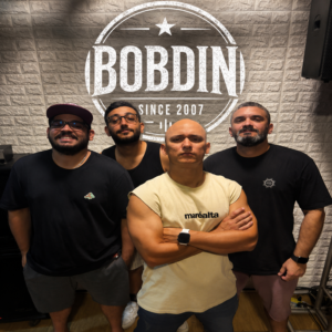 Bobdin mantém viva a essência do rock em Campo Grande e disputa votação nacional
