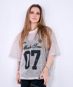 Dudah desponta como um dos novos nomes do samba nacional