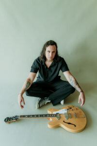 Gusmão aposta no rock autoral e lança EP ‘Lado Bom’ após trajetória ao lado de Dalto e Detonautas