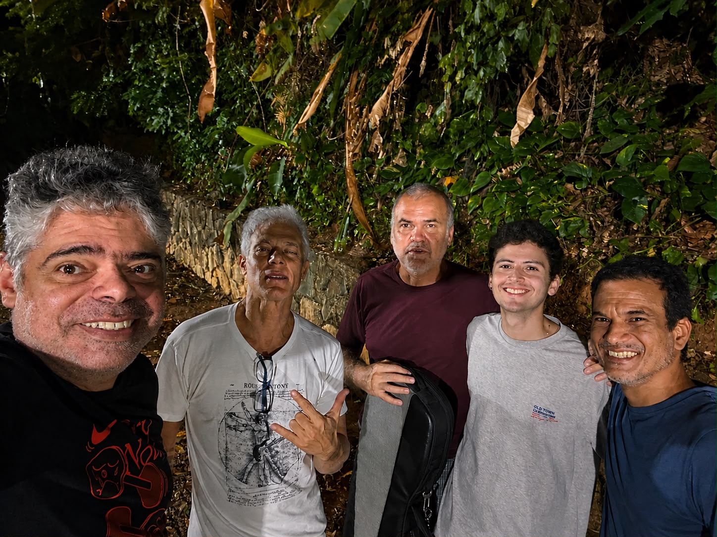 Banda baiana Rádio Quebrado aposta em identidade própria e prepara lançamento do primeiro álbum