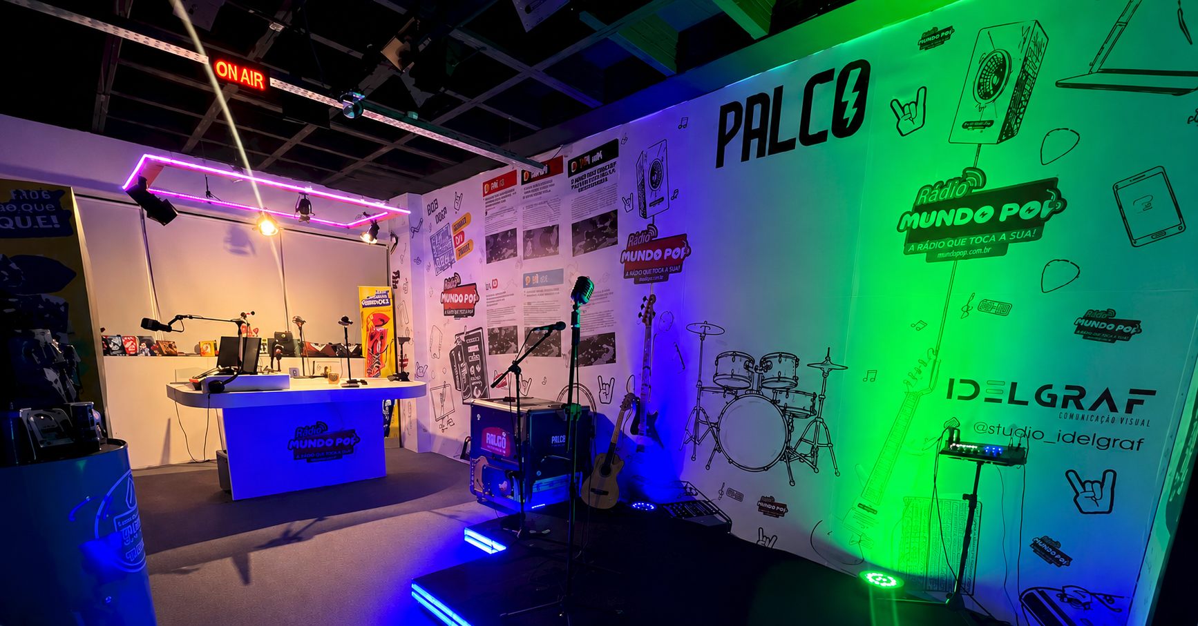 Rádio Mundo Pop transforma estúdio em palco permanente para shows ao vivo
