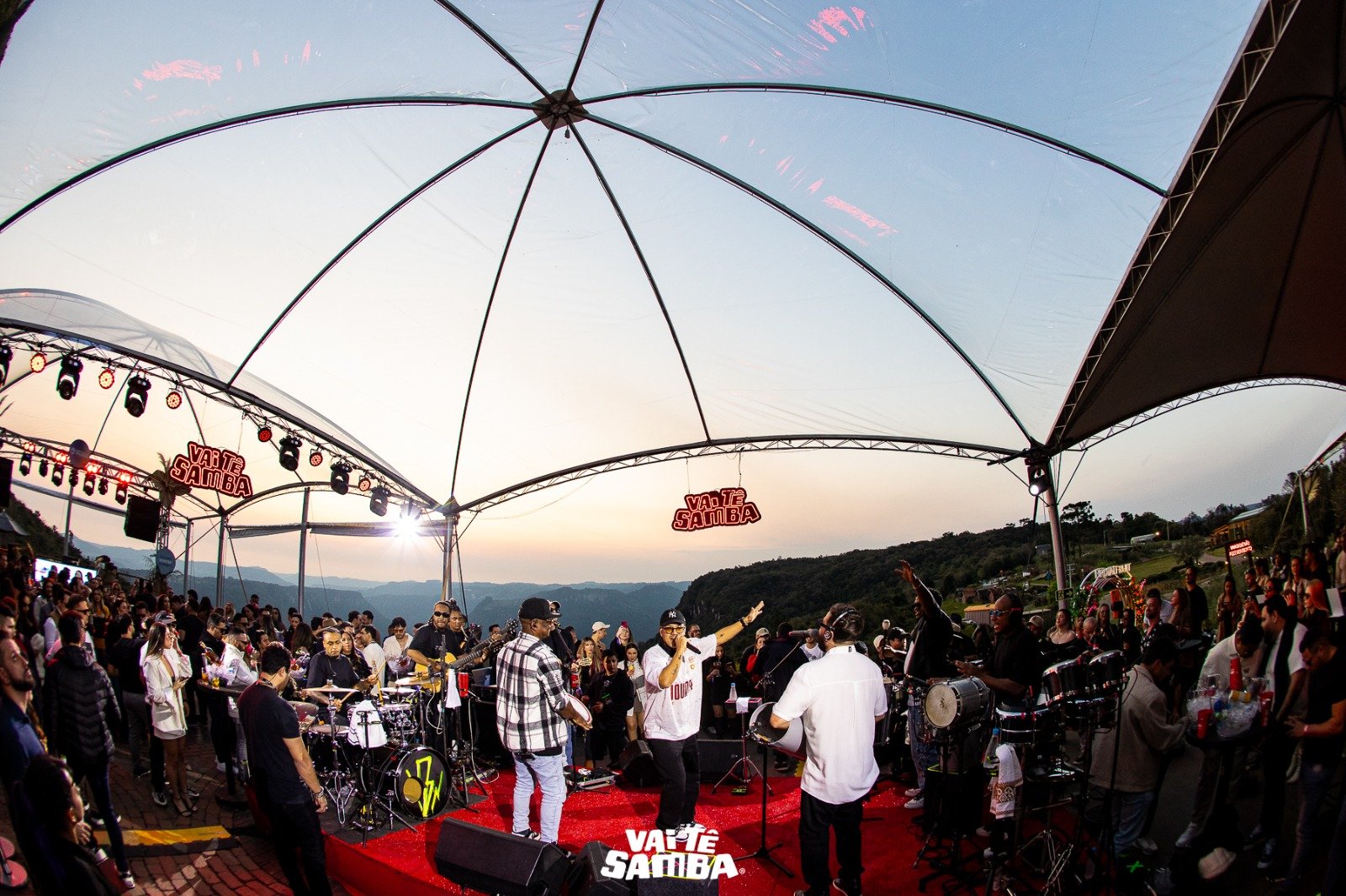 Olivas de Gramado recebe Vai Tê Samba com show do Grupo Sem Abuso