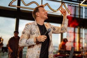 Michel Teló celebra 17 anos de carreira solo com novo álbum em Barretos