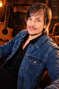 Lucas Poletto lança ‘Que término é esse’, single sobre amores mal resolvidos