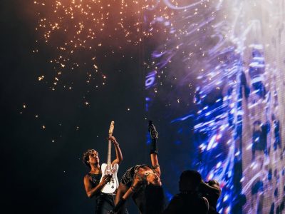 Dua Lipa no Brasil inspira aprendizado de inglês britânico com turnê ‘Radical Optimism’