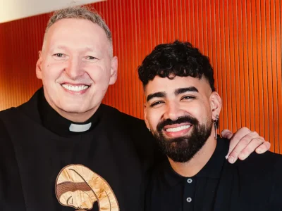 Padre Marcelo Rossi relança ‘Erguei as Mãos’ com Dilsinho e Coral da Rocinha no projeto ‘Amorização’