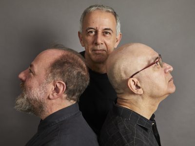 Durante Carnaval no Brasil, Os Paralamas do Sucesso levam o rock brasileiro ao Uruguai
