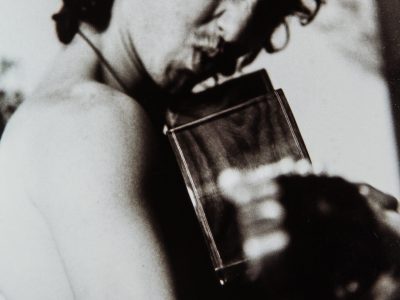 Aos 60 anos, Zeca Baleiro transforma sua trajetória em autorretrato no projeto “Zeca 60”