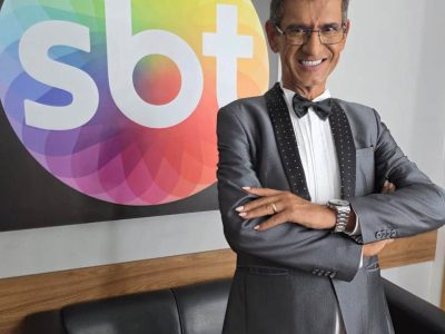 ‘Val Couto emociona audiência com relatos espirituais no Programa do Ratinho’