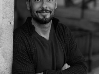 Vítor Kappel estreia na literatura com romance LGBT+ sobre amadurecimento e afetos em tempos de crise