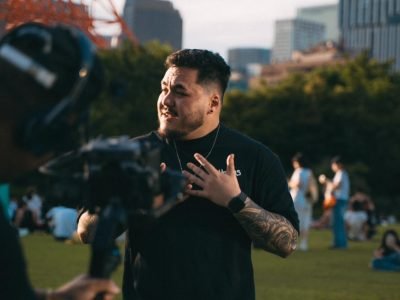 Sertanejo brasileiro encontra os cenários de Tokyo no novo clipe de Paulo Akihiro