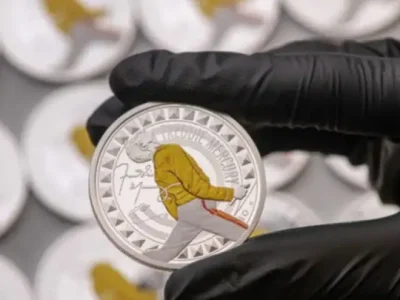 ‘Freddie mercury ganha moeda comemorativa no reino unido’