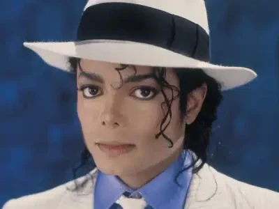 Cinebiografia de Michael Jackson deve estrear só em 2026 e frustra expectativa de fãs