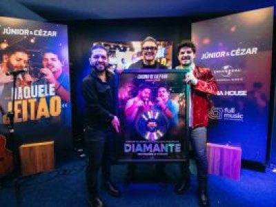 Júnior & Cézar recebem certificação Diamante da Universal Music por sucesso de “Cheiro de Culpado”