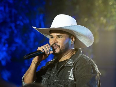 Nando Moreno grava DVD “Pelos Bares da Cidade” com casa cheia e participações especiais em Uberlândia