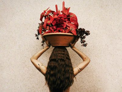 Anitta mergulha na espiritualidade e na cultura brasileira em ‘EQUILIBRIVM II’